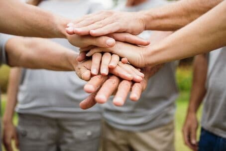 Люди, занимающиеся благотворительностью