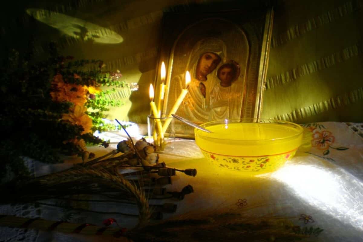 Успенский пост: история, правила питания, особенности богослужения