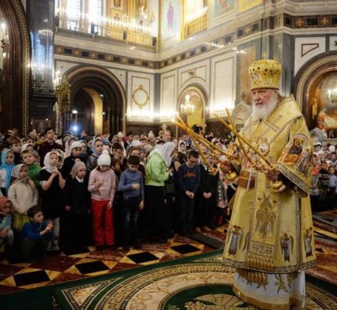 Богослужение в храме