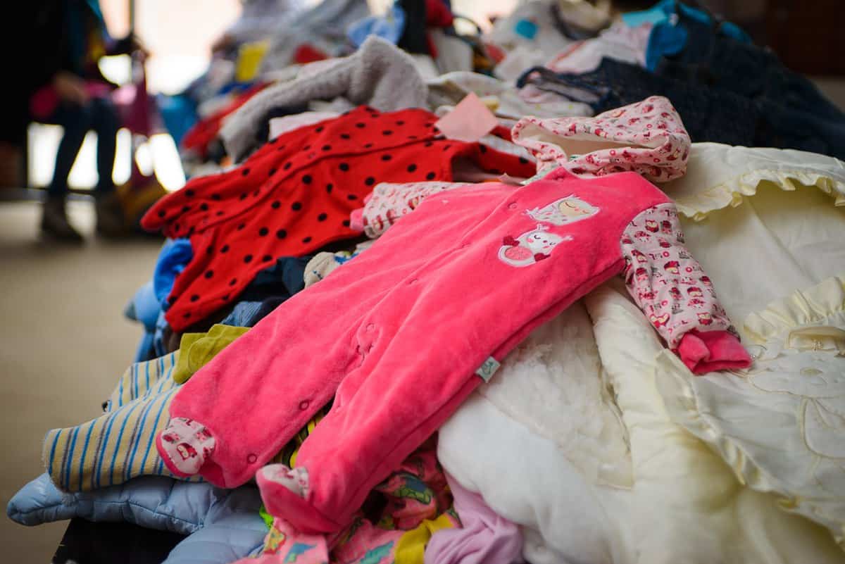 Благотворительность вещами