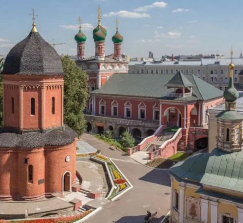Монастыри в Москве