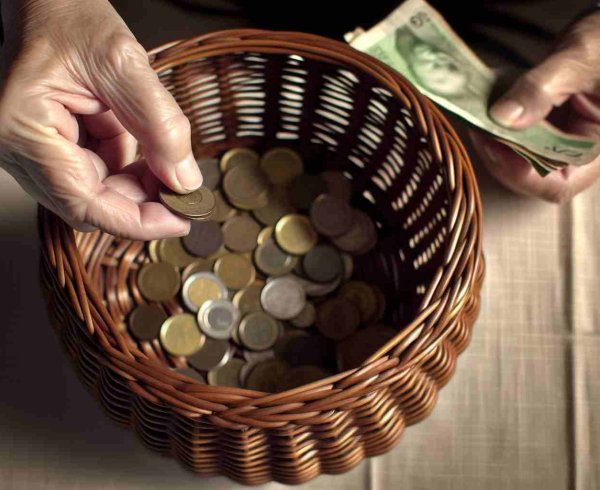 Как можно пожертвовать деньги в фонд “Анна Мария”?